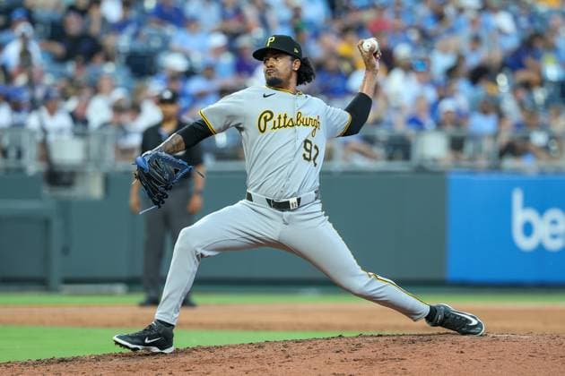 July 7, 2025: Pittsburgh Pirates relief pitcher Genesis Cabrera (92) pitches against the Kansas City Royals during the sixth inning at Kauffman Stadium in Kansas City, MO. CSM Kansas City United States of America - ZUMAc04_ 20250707_zma_c04_046 Copyright: xDavidxSmithx