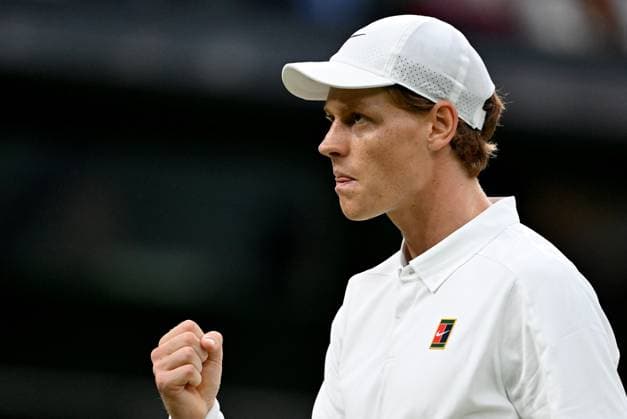 (250708) -- LONDON, July 8, 2025 -- Jannik Sinner celebrates scoring during the men s singles round of 16 match between Grigor Dimitrov of Bulgaria and Jannik Sinner of Italy at the Wimbledon Tennis Championships in London, Britain, July 7, 2025. ) (SP)BRITAIN-LONDON-TENNIS-WIMBLEDON-MEN S SINGLES LixYing 