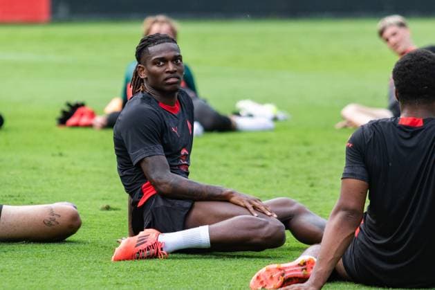 Rafael Leao during AC Milan training during AC Milan training session, Italian soccer Serie A match in Milan, Italy, July 07 2025  Copyright: xValeriaxLippera IPAxSportx xipa-agency.netx xx IPA_60100549 IPA_Agency_IPA60100549