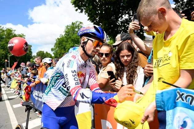Tour de France 2025 Stage 4 ROUEN, FRANCE - JULY 08 : Roglic Primoz (SLO) of Red Bull - BORA - Hansgrohe during stage 4 of the 112th edition of Tour de France an UCI World Tour 2.UWT cycling road race stage for Men Elite of 173 km with start in Amiens Metropole and finish in Rouen on July 8, 2025 in Rouen, France, 08 07 2025 ( Motordriver Kenny Verfaillie - Rouen France  Copyright: xJanxDexMeuleneirx