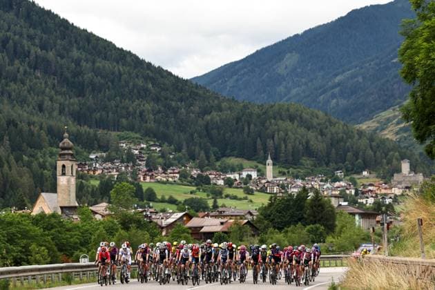 The pack rides during the 3rd stage of the Giro d™Italia Women, from Vezza d™Oglio to Trento, Italy Tuesday, July 08, 2025. - cycling .  Copyright: xMarcoxAlpozzi LaPressex