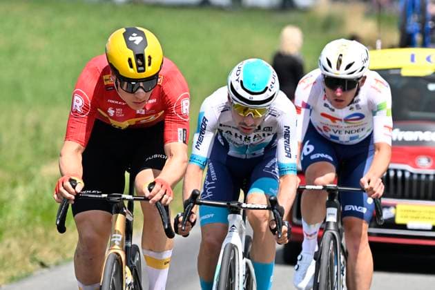 Tour de France 2025 Stage 4 ROUEN, FRANCE - JULY 08 : Abrahamsen Jonas (NOR) of Uno-X Mobility, Gachignard Thomas (FRA) of Team TotalEnergies, Martinez Lenny (FRA) of Bahrain - Victorious during stage 4 of the 112th edition of Tour de France an UCI World Tour 2.UWT cycling road race stage for Men Elite of 173 km with start in Amiens Metropole and finish in Rouen on July 8, 2025 in Rouen, France, 08 07 2025 ( Motordriver Kenny Verfaillie - Rouen France  Copyright: xJanxDexMeuleneirx