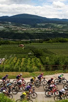 The pack rides during the 3rd stage of the Giro d™Italia Women, from Vezza d™Oglio to Trento, Italy Tuesday, July 08, 2025. - cycling .  Copyright: xAGrcoxAlpozzi LaPressex