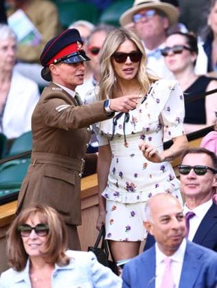 Sienna Miller in the Royal Box on Centre Court Wimbledon Tennis Championships, Day 9, The All England Lawn Tennis and Croquet Club, London, UK - 08 Jul 2025London The All England Lawn Tennis and United Kingdom  Copyright: xJamesxMarsh Shutterstockx 15389336g
