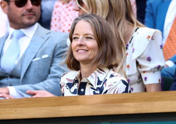 Jodie Foster in the Royal Box on Centre Court Wimbledon Tennis Championships, Day 9, The All England Lawn Tennis and Croquet Club, London, UK - 08 Jul 2025London The All England Lawn Tennis and United Kingdom  Copyright: xJamesxMarsh Shutterstockx 15389336j