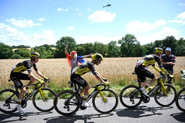 Tour de France 2025 Stage 4 ROUEN, FRANCE - JULY 08 : Jorgenson Matteo (USA) of Team Visma Lease a Biken, Campenaerts Victor (BEL) of Team Visma Lease a Bike, Kuss Sepp (USA) of Team Visma Lease a Bike during stage 4 of the 112th edition of Tour de France an UCI World Tour 2.UWT cycling road race stage for Men Elite of 173 km with start in Amiens Metropole and finish in Rouen on July 8, 2025 in Rouen, France, 08 07 2025 ( Motordriver Kenny Verfaillie - Rouen France  Copyright: xJanxDexMeuleneirx
