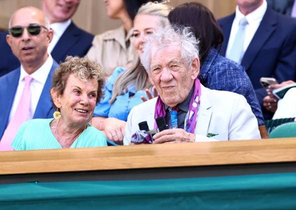 Ian McKellan and Dena Hammerstein in the Royal Box on Centre Court Wimbledon Tennis Championships, Day 9, The All England Lawn Tennis and Croquet Club, London, UK - 08 Jul 2025London The All England Lawn Tennis and United Kingdom  Copyright: xJamesxMarsh Shutterstockx 15389336r