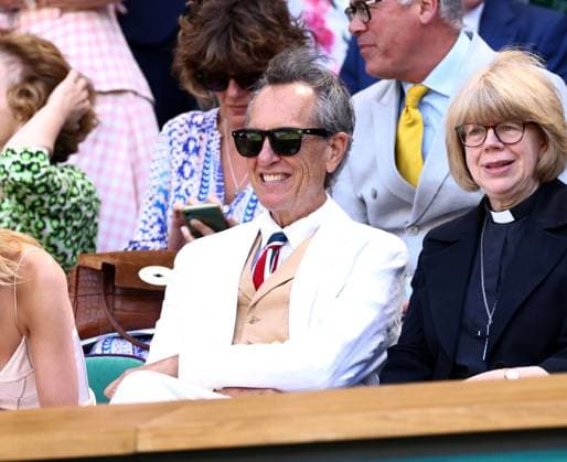 Richard E Grant in the Royal Box on Centre Court Wimbledon Tennis Championships, Day 9, The All England Lawn Tennis and Croquet Club, London, UK - 08 Jul 2025London The All England Lawn Tennis and United Kingdom  Copyright: xJamesxMarsh Shutterstockx 15389336v