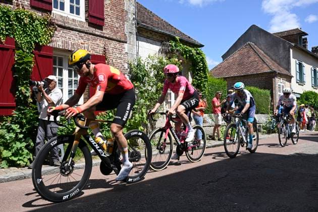 Tour de France 2025 Stage 4 ROUEN, FRANCE - JULY 08 : Asgreen Kasper (DEN) of EF Education - Easypost, Martinez Lenny (FRA) of Bahrain - Victorious, Gachignard Thomas (FRA) of Team TotalEnergies, Abrahamsen Jonas (NOR) of Uno-X Mobility during stage 4 of the 112th edition of Tour de France an UCI World Tour 2.UWT cycling road race stage for Men Elite of 173 km with start in Amiens Metropole and finish in Rouen on July 8, 2025 in Rouen, France, 08 07 2025 ( Motordriver Kenny Verfaillie - Rouen France  Copyright: xJanxDexMeuleneirx