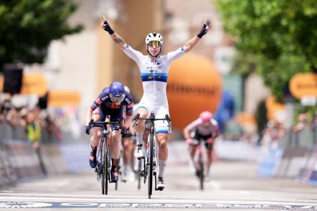 Team Sd Worx - Protime™s Wiebes Lorena celebrates as he cycles to the finish line to win the 3rd stage of the Giro d™Italia Women, from Vezza d™Oglio to Trento, Italy Tuesday, July 08, 2025. - cycling .  Copyright: xMassimoxPaolone LaPressex