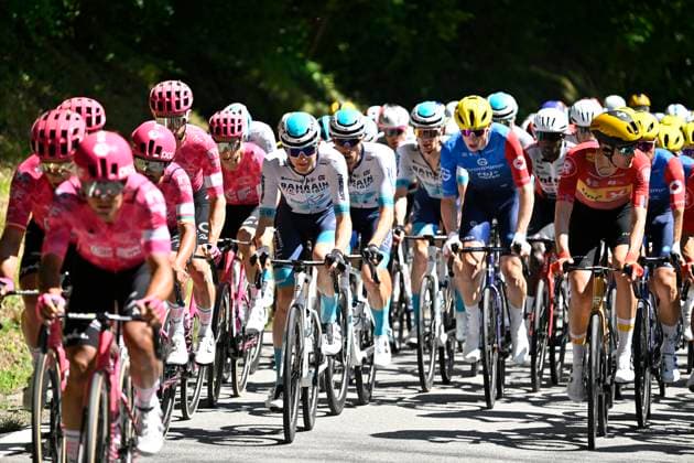 Tour de France 2025 Stage 4 ROUEN, FRANCE - JULY 08 : illustration picture peloton during stage 4 of the 112th edition of Tour de France an UCI World Tour 2.UWT cycling road race stage for Men Elite of 173 km with start in Amiens Metropole and finish in Rouen on July 8, 2025 in Rouen, France, 08 07 2025 ( Motordriver Kenny Verfaillie - Rouen France  Copyright: xJanxDexMeuleneirx