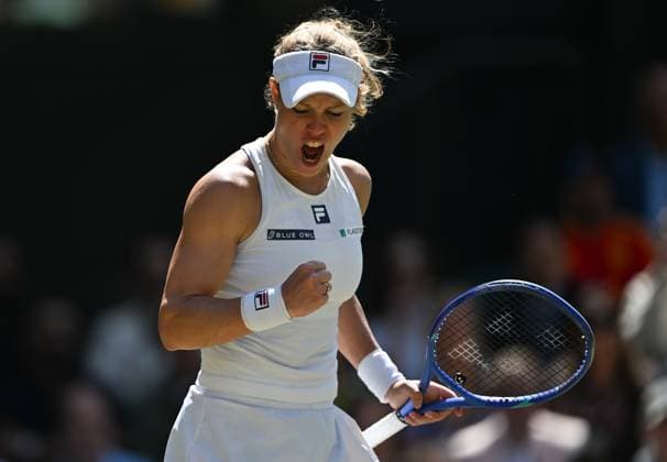 (250708) -- LONDON, July 8, 2025 -- Laura Siegemund celebrates during the women s singles quarterfinal match between Aryna Sabalenka of Belarus and Laura Siegemund of Germany at the Wimbledon Tennis Championships in London, Britain, July 8, 2025. ) (SP)BRITAIN-LONDON-TENNIS-WIMBLEDON-WOMEN S SINGLES LixYing 