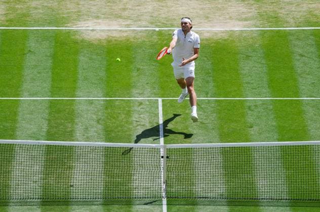 Wimbledon 2025 Taylor Fritz v Karen Khachanov Wimbledon Championships 2025 Day 9, 08 07 25 Gentlemens’ Singles - Quarter Final Court No.1 Taylor Fritz v Karen Khachanov Taylor Fritz in action  Copyright: xMarcxAsplandx NINTCHDBPICT001008450568