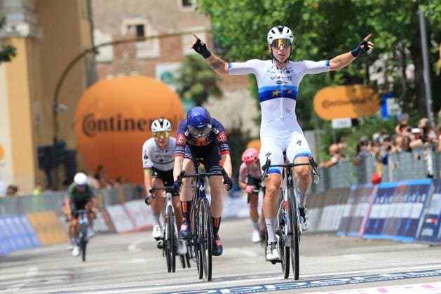 UCI Cycling Race Women Giro d Italia 2025 Pierre Teyssot MAXPPP ; UCI Cycling Race Women Giro d Italia 2025 at Trento, Italy on July 8, 2025. Stage 3 from Vezza d Oglio to Trento 192 km. Victory for the European Champion Lorena Wiebes (NED) SDW ahead of Josie Nelson (GBR) Team Picnic PostNL and third Lotte Kopecky (BEL) SDW. Lorena Wiebes (NED) SD Worx Protime.. Pierre Teyssot Maxppp Trento Trentino Italy  Copyright: xMAXPPPxPierrexTeyssotx PT1_6949 TEY2025070820