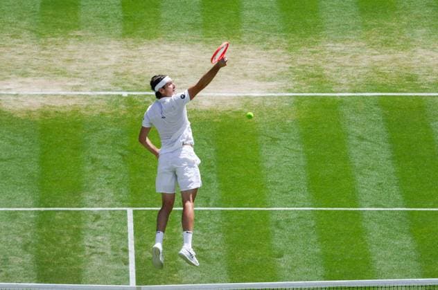 Wimbledon 2025 Taylor Fritz v Karen Khachanov Wimbledon Championships 2025 Day 9, 08 07 25 Gentlemens’ Singles - Quarter Final Court No.1 Taylor Fritz v Karen Khachanov Taylor Fritz in action  Copyright: xMarcxAsplandx NINTCHDBPICT001008451689