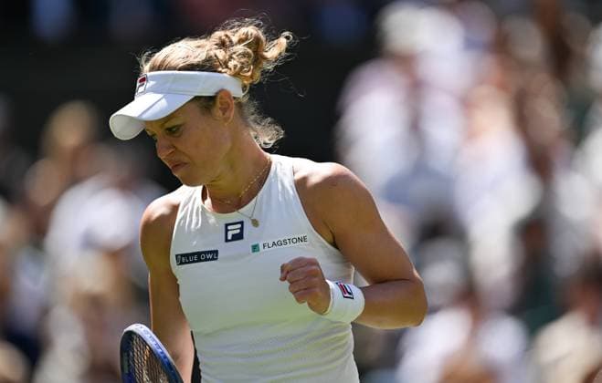(250708) -- LONDON, July 8, 2025 -- Laura Siegemund reacts during the women s singles quarterfinal match between Aryna Sabalenka of Belarus and Laura Siegemund of Germany at the Wimbledon Tennis Championships in London, Britain, July 8, 2025. ) (SP)BRITAIN-LONDON-TENNIS-WIMBLEDON-WOMEN S SINGLES LixYing 