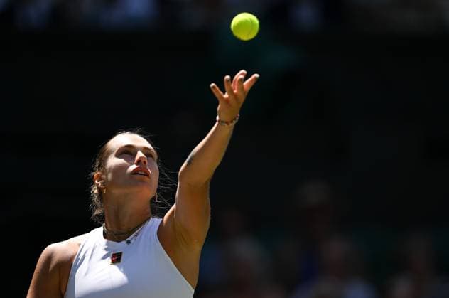 (250708) -- LONDON, July 8, 2025 -- Aryna Sabalenka serves during the women s singles quarterfinal match between Aryna Sabalenka of Belarus and Laura Siegemund of Germany at the Wimbledon Tennis Championships in London, Britain, July 8, 2025. ) (SP)BRITAIN-LONDON-TENNIS-WIMBLEDON-WOMEN S SINGLES LixYing 