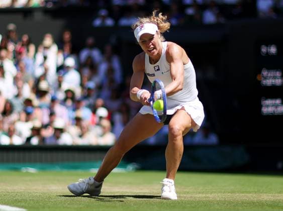 Wimbledon Championships 2025 AELTC, Day Five London, UK - 08 07 2025 Laura Siegemund (GER) in action during her quarter final match against Aryna Sabalenka in the 2025 Wimbledon Championships London Wimbledon London GBR, UK NEWSPAPERS OUT Copyright: xMarkxGreenwoodx