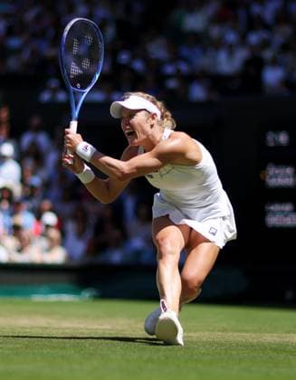 Wimbledon Championships 2025 AELTC, Day Five London, UK - 08 07 2025 Laura Siegemund (GER) in action during her quarter final match against Aryna Sabalenka in the 2025 Wimbledon Championships London Wimbledon London GBR, UK NEWSPAPERS OUT Copyright: xMarkxGreenwoodx