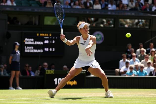 Laura Siegemund during her quarter final match Wimbledon Tennis Championships, Day 9, The All England Lawn Tennis and Croquet Club, London, UK - 08 Jul 2025London The All England Lawn Tennis and United Kingdom  Copyright: xEllaxLing Shutterstockx 15389337bi