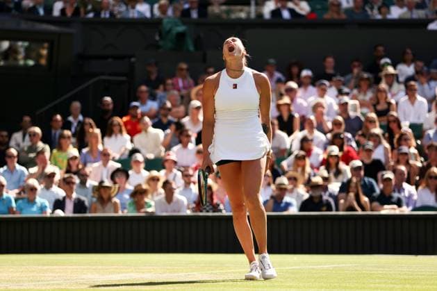 Aryna Sabalenka dejected during her quarter final match Wimbledon Tennis Championships, Day 9, The All England Lawn Tennis and Croquet Club, London, UK - 08 Jul 2025London The All England Lawn Tennis and United Kingdom  Copyright: xEllaxLing Shutterstockx 15389337ca