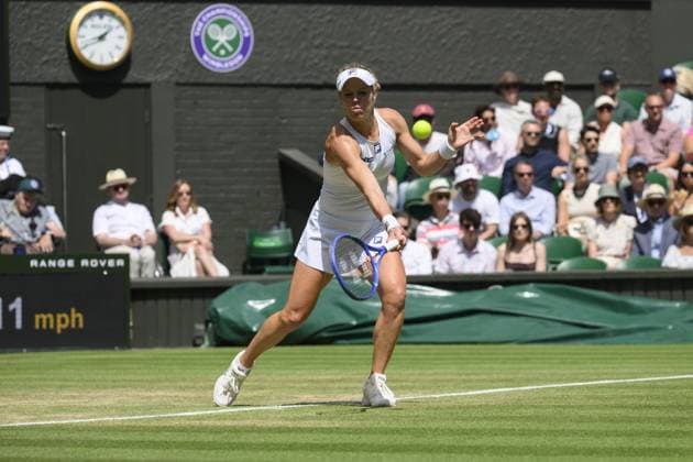 Wimbledon Tennis Championships - Day 9 LONDON, UNITED KINGDOM JULY 08: Laura Siegemund of Germany plays in the Ladies singles quarter-finals match against Aryna Sabalenka (not seen) during day nine of The Championships Wimbledon 2025 at All England Lawn Tennis and Croquet Club on July 08, 2025 in London, England. Ray Tang Anadolu London United Kingdom. Editorial use only. Please get in touch for any other usage.  Copyright: x2025xAnadoluxRayxTangx