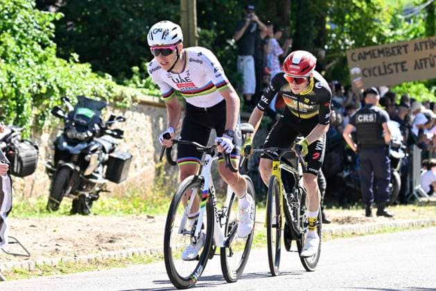 Tour de France 2025 Stage 4 ROUEN, FRANCE - JULY 08 : Pogacar Tadej (SLO) of UAE Team Emirates, Vingegaard Jonas (DEN) of Team Visma Lease a Bike during stage 4 of the 112th edition of Tour de France an UCI World Tour 2.UWT cycling road race stage for Men Elite of 173 km with start in Amiens Metropole and finish in Rouen on July 8, 2025 in Rouen, France, 08 07 2025 ( Motordriver Kenny Verfaillie - Rouen France  Copyright: xJanxDexMeuleneirx