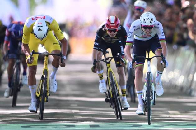 Tour de France 2025 Stage 4 ROUEN, FRANCE - JULY 08 : Pogacar Tadej (SLO) of UAE Team Emirates wins, second place for Van der Poel Mathieu (NED) of Alpecin - Deceuninck, third place for Vingegaard Jonas (DEN) of Team Visma Lease a Bike during stage 4 of the 112th edition of Tour de France an UCI World Tour 2.UWT cycling road race stage for Men Elite of 173 km with start in Amiens Metropole and finish in Rouen on July 8, 2025 in Rouen, France, 08 07 2025 ( Motordriver Kenny Verfaillie - Rouen France  Copyright: xVincentxKalutx
