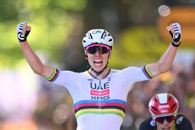 Tour de France 2025 Stage 4 ROUEN, FRANCE - JULY 08 : Pogacar Tadej (SLO) of UAE Team Emirates wins, second place for Van der Poel Mathieu (NED) of Alpecin - Deceuninck, third place for Vingegaard Jonas (DEN) of Team Visma Lease a Bike during stage 4 of the 112th edition of Tour de France an UCI World Tour 2.UWT cycling road race stage for Men Elite of 173 km with start in Amiens Metropole and finish in Rouen on July 8, 2025 in Rouen, France, 08 07 2025 ( Motordriver Kenny Verfaillie - Rouen France  Copyright: xVincentxKalutx