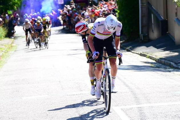Tour de France 2025 Stage 4 ROUEN, FRANCE - JULY 08 : Pogacar Tadej (SLO) of UAE Team Emirates, Vingegaard Jonas (DEN) of Team Visma Lease a Bike during stage 4 of the 112th edition of Tour de France an UCI World Tour 2.UWT cycling road race stage for Men Elite of 173 km with start in Amiens Metropole and finish in Rouen on July 8, 2025 in Rouen, France, 08 07 2025 ( Motordriver Kenny Verfaillie - Rouen France  Copyright: xBernardxPaponx