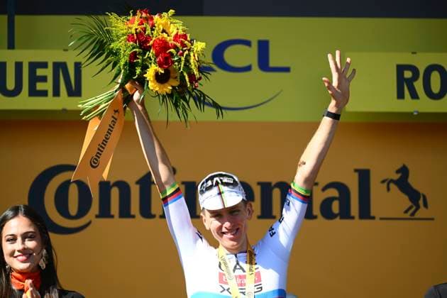 Tour de France 2025 Stage 4 ROUEN, FRANCE - JULY 08 : Pogacar Tadej (SLO) of UAE Team Emirates pictured during the podium ceremony of stage 4 of the 112th edition of Tour de France an UCI World Tour 2.UWT cycling road race stage for Men Elite of 173 km with start in Amiens Metropole and finish in Rouen on July 8, 2025 in Rouen, France, 08 07 2025 ( Motordriver Kenny Verfaillie - Rouen France  Copyright: xVincentxKalutx