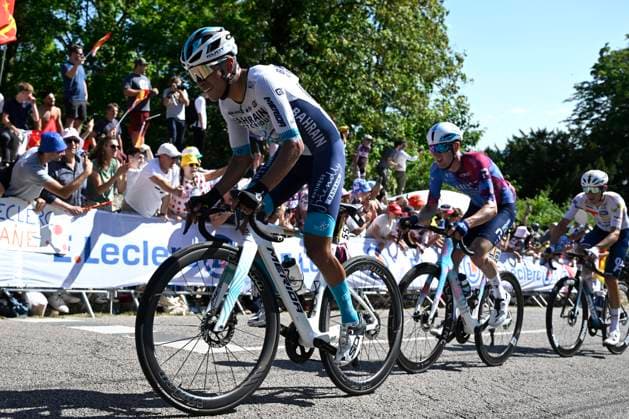 Tour de France 2025 Stage 4 ROUEN, FRANCE - JULY 08 : Martinez Lenny (FRA) of Bahrain - Victorious during stage 4 of the 112th edition of Tour de France an UCI World Tour 2.UWT cycling road race stage for Men Elite of 173 km with start in Amiens Metropole and finish in Rouen on July 8, 2025 in Rouen, France, 08 07 2025 ( Motordriver Kenny Verfaillie - Rouen France  Copyright: xJanxDexMeuleneirx