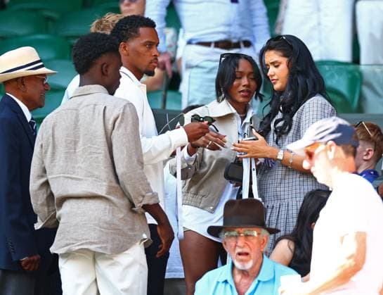 Jurrien Timber and Rose de Back, Bukayo Saka and Tolami Benson watching the action on Centre Court Wimbledon Tennis Championships, Day 9, The All England Lawn Tennis and Croquet Club, London, UK - 08 Jul 2025London The All England Lawn Tennis and United Kingdom  Copyright: xJamesxMarsh Shutterstockx 15389336fd
