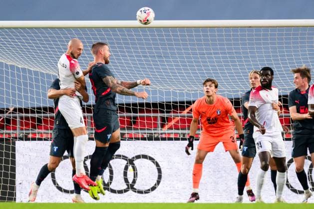 250708 Pontus Jansson and goalkeeper Melker Ellborg of Malmö FF against Giorgi Jgerenaia of FC Iberia during the UEFA Champions League qualifier football match between FC Iberia 1999 and Malmö FF on July 8, 2025 in Tbilisi Photo Petter Arvidson BILDBYRAN kod PA PA1053 fotboll football soccer fotball uefa champions league champions league fc iberia malmö ff bbeng kval  Copyright: PETTERxARVIDSON BB250708PA079