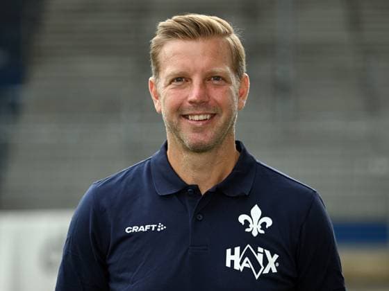 08 07 2025, xjhx, Football 2 Bundesliga, SV Darmstadt 98 photo appointment season 2025 26, Head coach Florian Kohfeldt SV Darmstadt 98 2 BL portrait appointment 2025 2026 Darmstadt