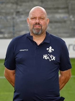 08 07 2025, xjhx, Football 2 Bundesliga, SV Darmstadt 98 photo appointment season 2025 26, Coach Oliver Zach SV Darmstadt 98 2 BL portrait appointment 2025 2026 Darmstadt