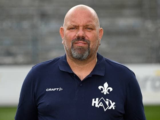 08 07 2025, xjhx, Football 2 Bundesliga, SV Darmstadt 98 photo appointment season 2025 26, Coach Oliver Zach SV Darmstadt 98 2 BL portrait appointment 2025 2026 Darmstadt