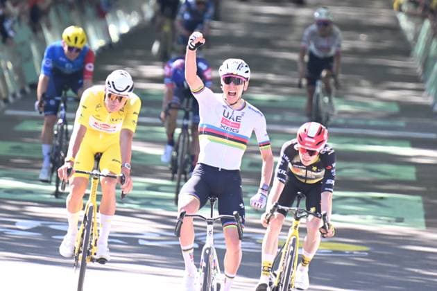 08-07-2025 Tour De France; Tappa 04 Amiens - Rouen; 2025, Uae Team Emirates - Xrg; 2025, Alpecin - Deceuninck; 2025, Visma - Lease A Bike; Pogacar, Tadej; Van Der Poel, Mathieu; Rouen; 