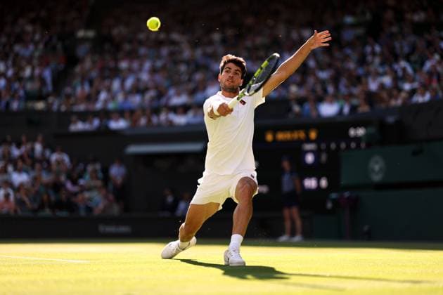 Carlos Alcaraz during his quarter final match Wimbledon Tennis Championships, Day 9, The All England Lawn Tennis and Croquet Club, London, UK - 08 Jul 2025London The All England Lawn Tennis and United Kingdom  Copyright: xEllaxLing Shutterstockx 15389337dp