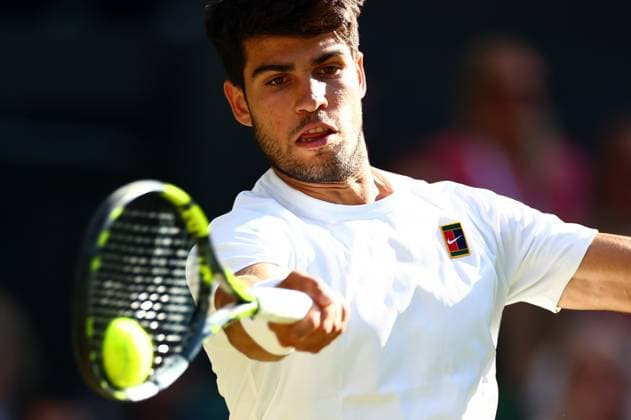 Carlos Alcaraz during his quarter final match Wimbledon Tennis Championships, Day 9, The All England Lawn Tennis and Croquet Club, London, UK - 08 Jul 2025London The All England Lawn Tennis and United Kingdom  Copyright: xJamesxMarsh Shutterstockx 15389336gd