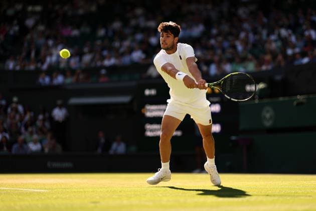 Carlos Alcaraz during his quarter final match Wimbledon Tennis Championships, Day 9, The All England Lawn Tennis and Croquet Club, London, UK - 08 Jul 2025London The All England Lawn Tennis and United Kingdom  Copyright: xEllaxLing Shutterstockx 15389337eh