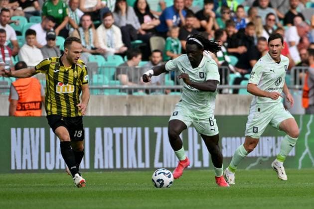 Ljubljana, Slovenia, July 8th 2025: Peter Agba of Olimpija Ljubljana (C) in action against Dan Glazer of Kairat Almaty (L) during the UEFA Champions League, First qualifying round, 1st leg, match between Olimpija Ljubljana and Kairat Almaty at Stadium Stozice, Ljubljana, Slovenia. (Igor Kupljenik SPP) Copyright: xIgorxKupljenikx xSPPx spp-en-IgKuSp-IK5_9737