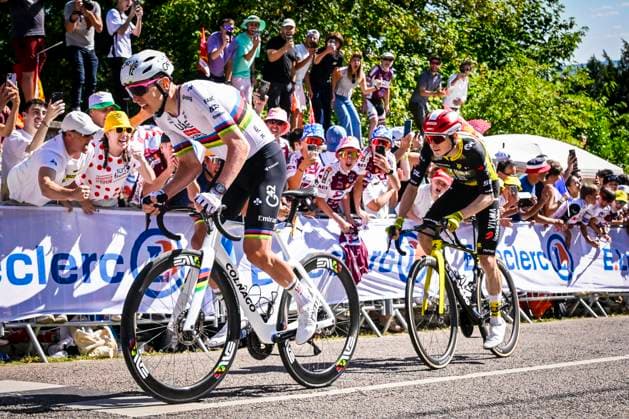 Tour de France 2025 Stage 4 ROUEN, FRANCE - JULY 08 : Pogacar Tadej (SLO) of UAE Team Emirates - XRG and Vingegaard Jonas (DEN) of Team Visma - Lease a Bike during stage 4 of the 112th edition of Tour de France an UCI World Tour 2.UWT cycling road race stage for Men Elite of 173 km with start in Amiens Metropole and finish in Rouen on July 8, 2025 in Rouen, France, 08 07 2025 ( Motordriver Kenny Verfaillie - Rouen France  Copyright: xJanxDexMeuleneirx