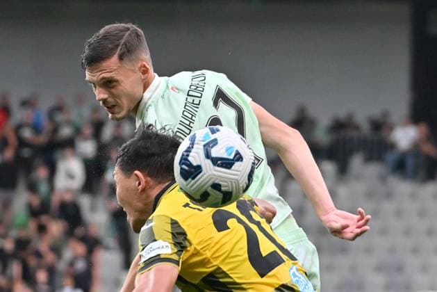 Ljubljana, Slovenia, July 8th 2025: Ahmet Muhamedbegovic of Olimpija Ljubljana (L) in action against Yerkin Tapalov of Kairat Almaty (R) during the UEFA Champions League, First qualifying round, 1st leg, match between Olimpija Ljubljana and Kairat Almaty at Stadium Stozice, Ljubljana, Slovenia. (Igor Kupljenik SPP) Copyright: xIgorxKupljenikx xSPPx spp-en-IgKuSp-IK5_9772