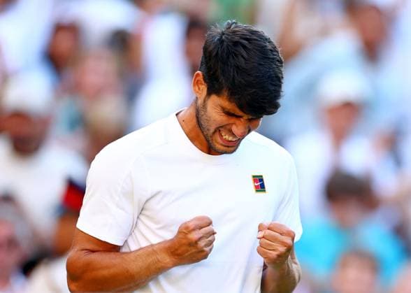 Carlos Alcaraz celebrates victory in his quarter final match Wimbledon Tennis Championships, Day 9, The All England Lawn Tennis and Croquet Club, London, UK - 08 Jul 2025London The All England Lawn Tennis and United Kingdom  Copyright: xJamesxMarsh Shutterstockx 15389336hj