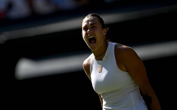 (250709) -- LONDON, July 9, 2025 -- Aryna Sabalenka celebrates scoring during the women s singles quarterfinal match between Aryna Sabalenka of Belarus and Laura Siegemund of Germany at the Wimbledon Tennis Championships in London, Britain, July 8, 2025. ) (SP)BRITAIN-LONDON-TENNIS-WIMBLEDON-WOMEN S SINGLES LixYing 