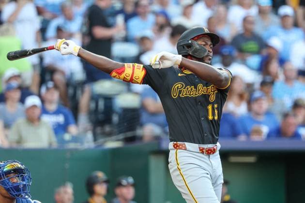 July 8, 2025: Pittsburgh Pirates center fielder Oneil Cruz (15) watches his solo home run during the fourth inning against the Kansas City Royals at Kauffman Stadium in Kansas City, MO. CSM Kansas City United States of America - ZUMAc04_ 20250708_zma_c04_078 Copyright: xDavidxSmithx