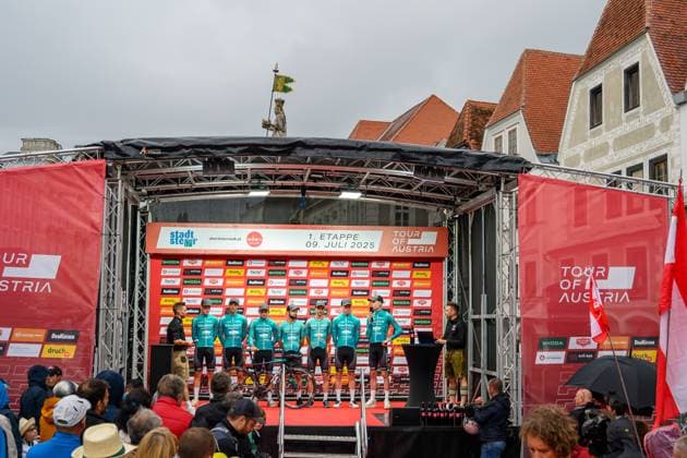 steyr, österreich, 08. juli 2025, präsentation der mannschaften der tour of austria auf dem hauptplatz, stadtplatz Copyright: xx