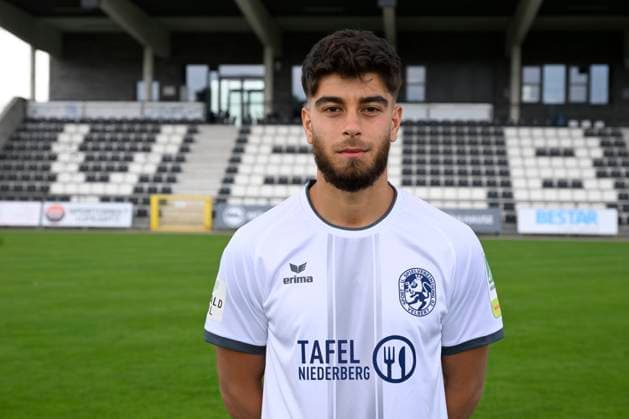 GER, Regionalliga West, SSVg Velbert Mannschaftsfoto und Potrait 8 07 2025,Velbert , IMS Arena, GER, Regionalliga West, SSVg Velbert Mannschaftsfoto und Potrait DFB Regionalliga West regulations prohibit any use of photographs as image sequences and or quasi video im Bild Max Machtemes SSVg Velbert 11 NordphotoxGmbHx xFreund nph00018