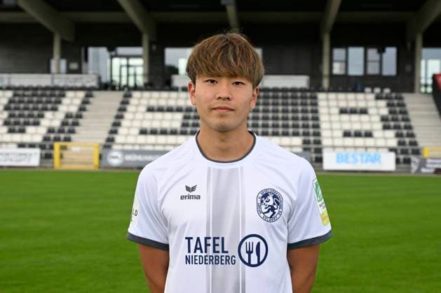 GER, Regionalliga West, SSVg Velbert Mannschaftsfoto und Potrait 8 07 2025,Velbert , IMS Arena, GER, Regionalliga West, SSVg Velbert Mannschaftsfoto und Potrait DFB Regionalliga West regulations prohibit any use of photographs as image sequences and or quasi video im Bild Haruto Idoguchi SSVg Velbert 19 NordphotoxGmbHx xFreund nph00018